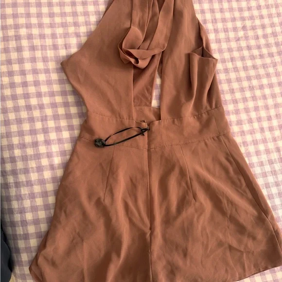 House of Harlow 1960 X Revolve Jess Romper Size Small nwt - Picture 3 of 3